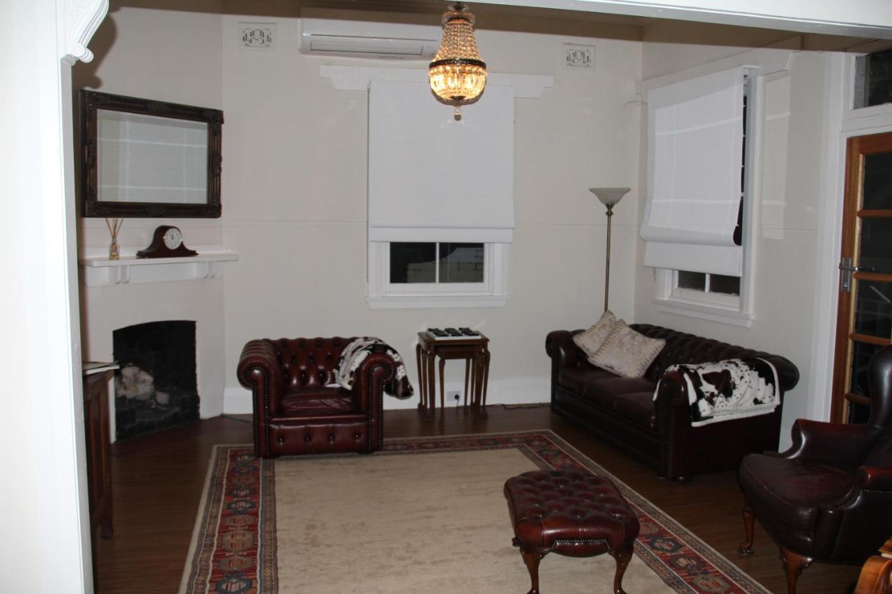 Mentor Chambers Apartment Bed & Breakfast West Wyalong Bagian luar foto