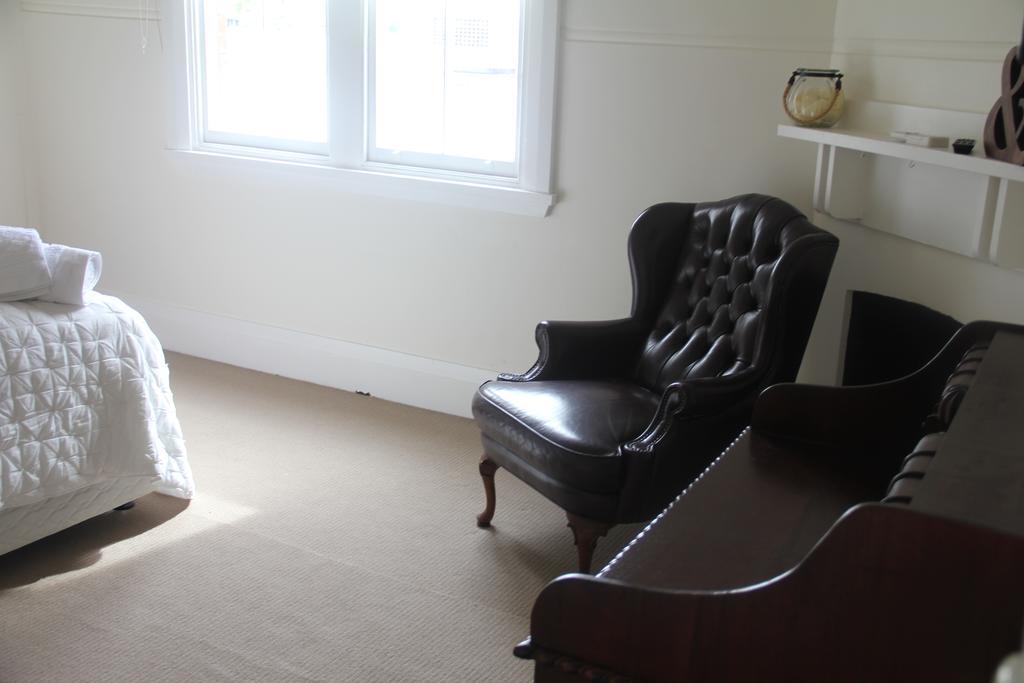 Mentor Chambers Apartment Bed & Breakfast West Wyalong Ruang foto