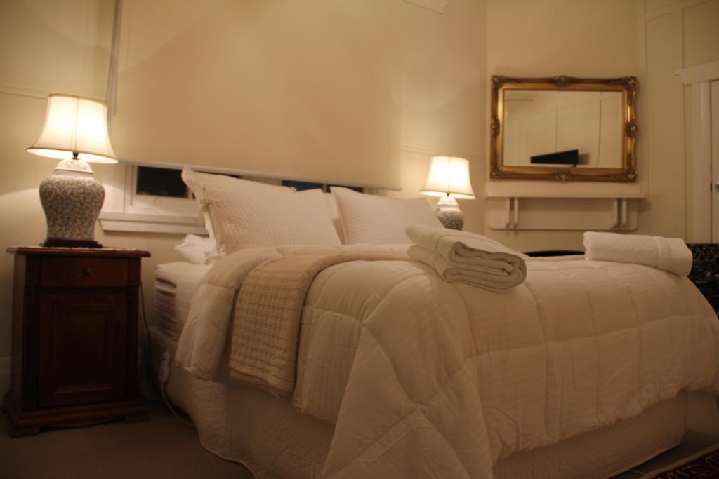 Mentor Chambers Apartment Bed & Breakfast West Wyalong Ruang foto