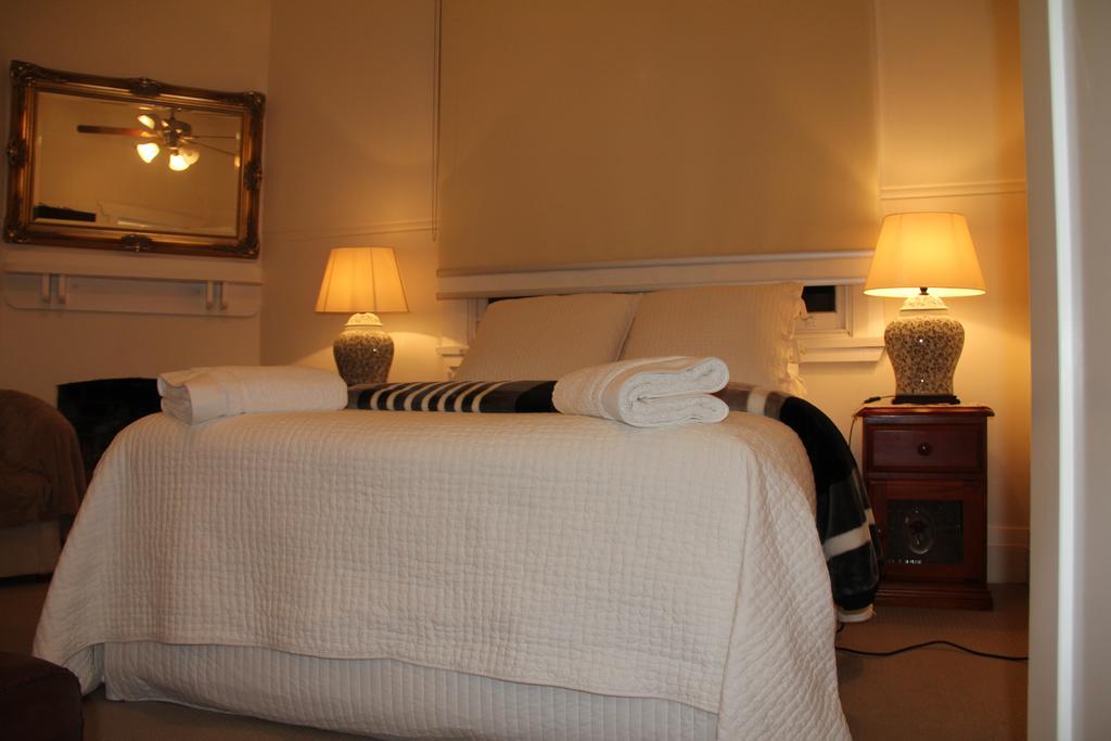 Mentor Chambers Apartment Bed & Breakfast West Wyalong Ruang foto