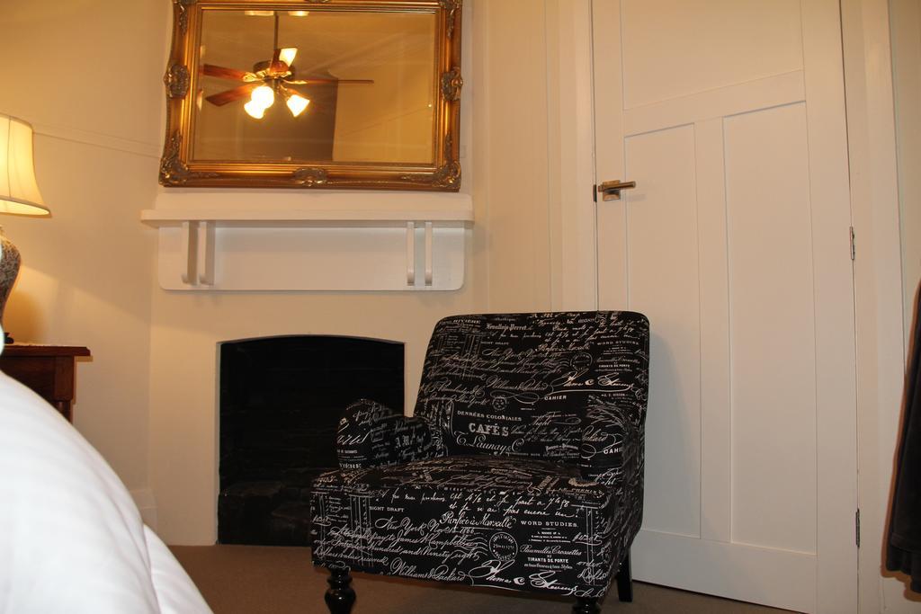 Mentor Chambers Apartment Bed & Breakfast West Wyalong Ruang foto